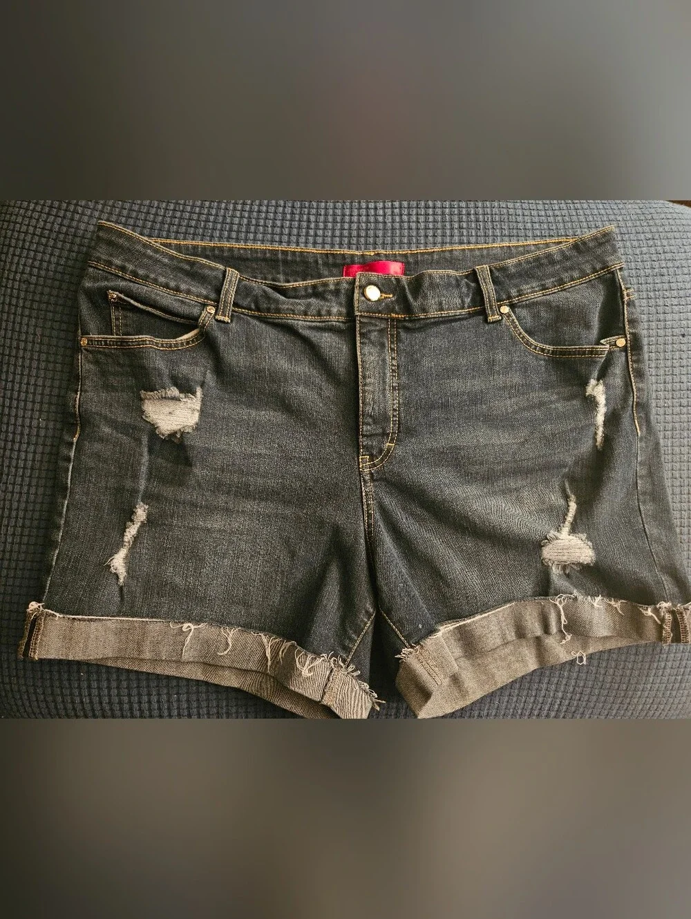 Women's Size 18 Short Jennifer Lopez JLO jean shorts distressed rolled leg